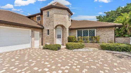 9140 Tropical Trl, Merritt Island, FL 32952-6817