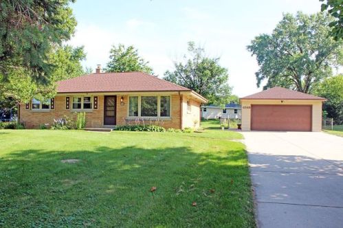 4349 Edgerton Ave, Milwaukee, WI 53220-4832