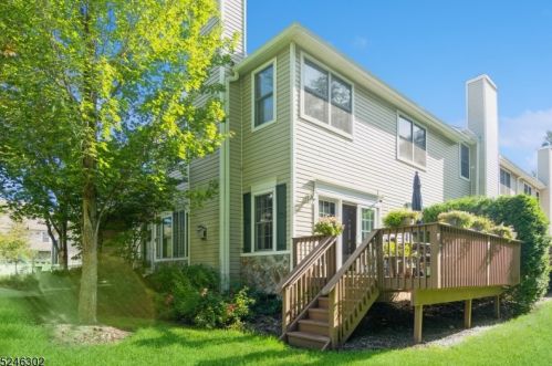 83 Winged Foot Dr, Livingston NJ 07039-8231 exterior