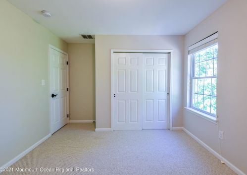 5 Markus Ct, Jackson Twp NJ  08527-2886 exterior