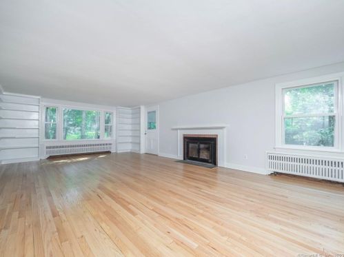 44 Compo Rd, Westport, CT 06880-4317