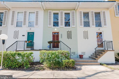 807 Delaware Ave, Washington, DC 20024-4207