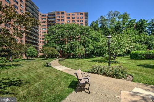 4201 Cathedral Ave, Washington DC  20016-4901 exterior