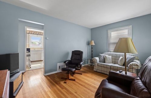 132 Earl Ave, Joliet, IL 60436-1417