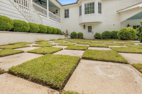 1647 Riverside Dr, Gainesville GA 30501-1837 exterior