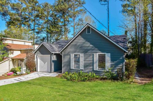 6093 Creekford Dr, Lithonia GA  30058-7960 exterior