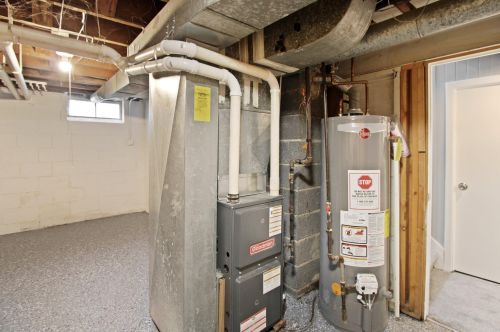 3628 61, Milwaukee WI 53216-2704 exterior