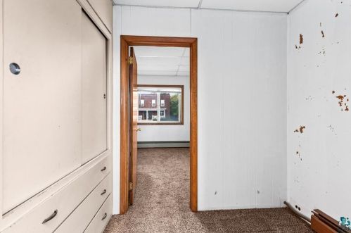 1828 London Rd, Duluth MN 55812-2039 exterior