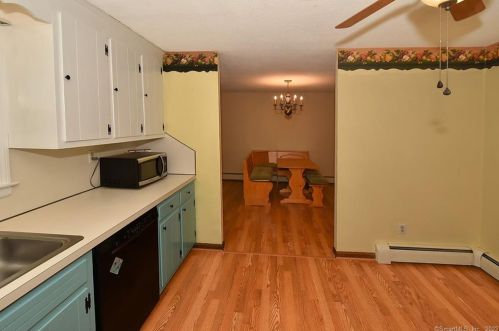 16 Ladd Rd, Ellington CT 06029-3104 exterior