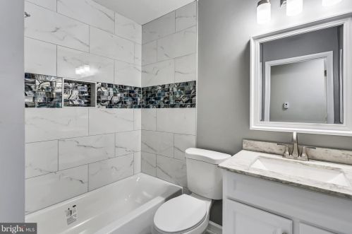 917 Northwest Dr, Silver Spring MD  20901-1435 exterior