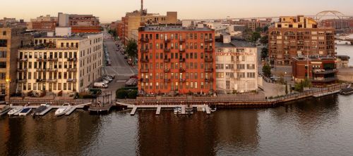 141 Water St, Milwaukee WI  53202-6089 exterior