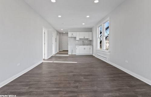 12000 Pr Ave, Chicago IL 60628-6725 exterior