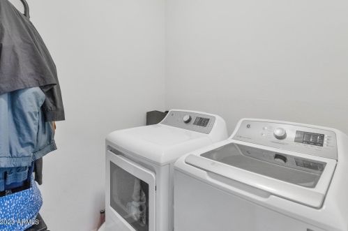 7208 21st Ave, Phoenix AZ  85021-7810 exterior