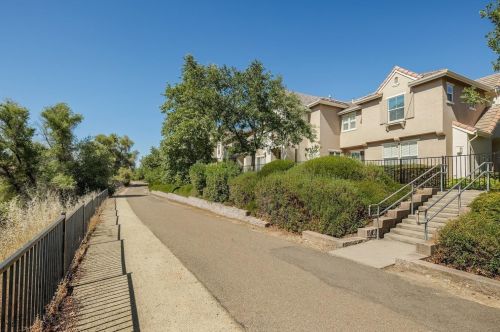 1006 Esplanade Cir, Folsom CA 95630-7360 exterior