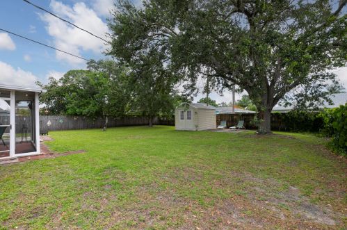 2193 Shelter Dr, Fort Pierce FL 34952-4849 exterior