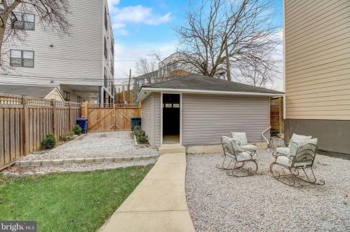 2911 17th St, Washington DC  20018-1825 exterior