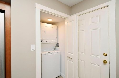 1318 Thorndale Ave, Chicago IL 60631-2287 exterior