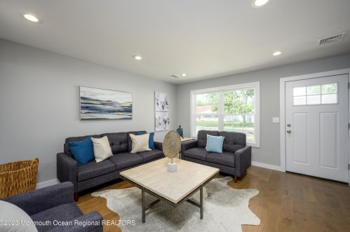 35 Buttonwood Pl, Hazlet NJ  07730-2173 exterior