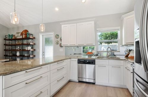 3901 Bay View Ave, Tampa FL 33611-1233 exterior