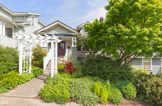 912 48th St, Seattle WA  98103-6620 exterior