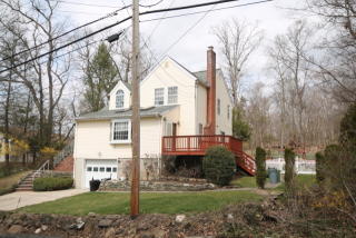 38 Hillside Ter, Wayne NJ  07470-4314 exterior