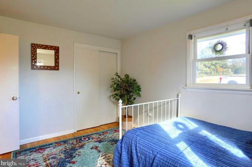 1131 Hermosa Ave, Lancaster PA 17601-1526 exterior