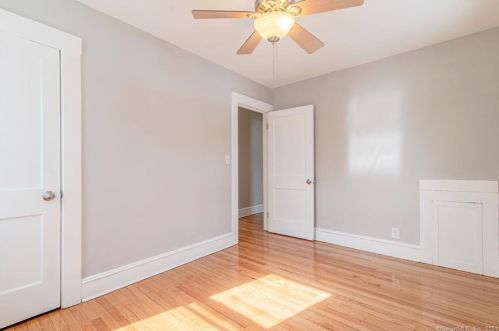 23 Holl St, Manchester CT 06040-5325 exterior