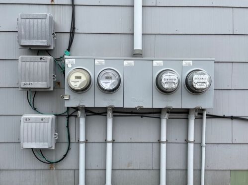 25 Cambridge St, Worcester MA 01603-2325 exterior