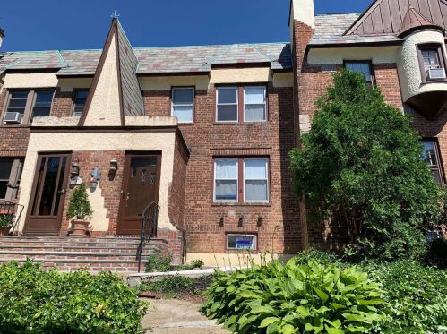 83 Dartmouth St, Valley Stream NY  11581-3215 exterior