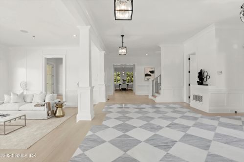 32 Meadowcroft Ln, Greenwich CT 06830-3823 exterior