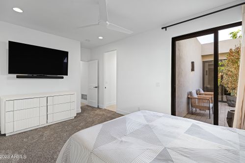 5841 Echo Canyon Cir, Phoenix AZ 85018-1243 exterior