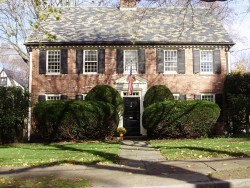 15 Cabot St, Newton, MA 02458-2501