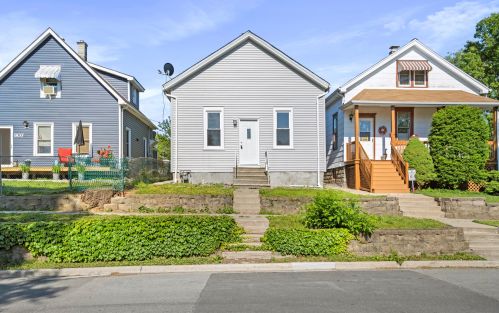 809 Elizabeth St, Joliet, IL 60435-4601