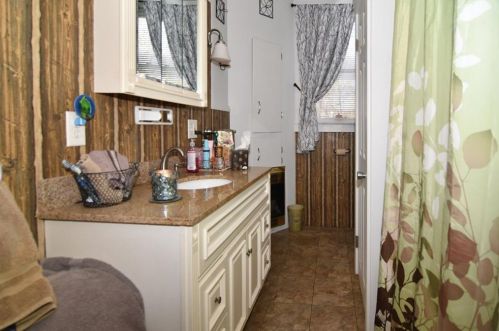 832 Elm St, Woonsocket RI 02895-3507 exterior