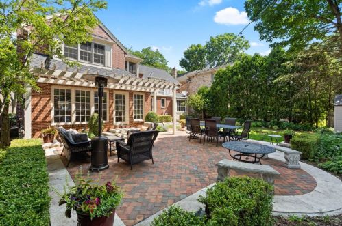 523 Carlisle Ave, Milwaukee WI 53217-4831 exterior