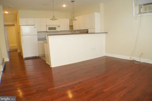 525 18th St, Philadelphia PA  19130-4140 exterior