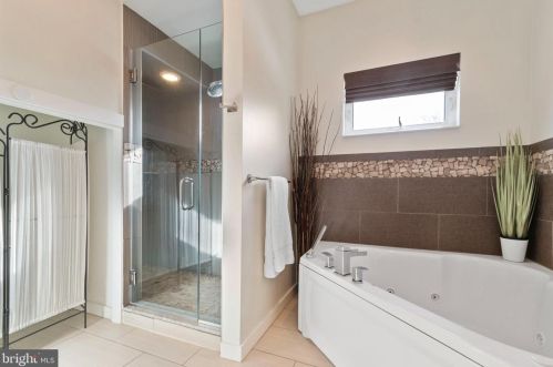 2443 Coral St, Philadelphia PA 19125-1625 exterior