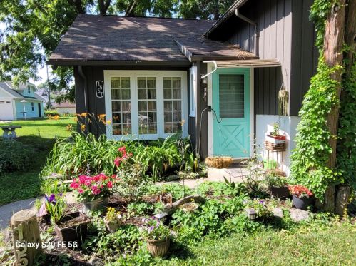 1557 Lake Bluff Blvd, Milwaukee, WI 53211-1539