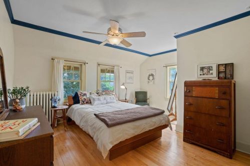 2414 Jarvis St, Milwaukee WI  53211-2128 exterior