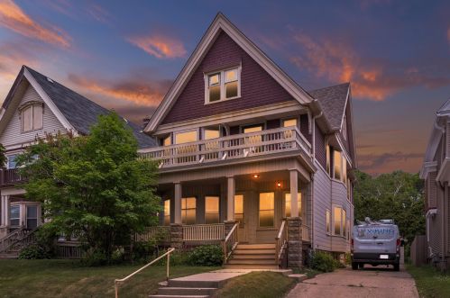 2858 Murray Ave, Milwaukee, WI 53211-3648