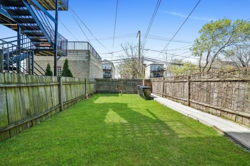 1338 Washtenaw Ave, Chicago IL 60645-3227 exterior