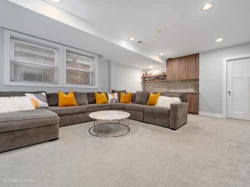 3425 Dickens Ave, Chicago IL 60647-3714 exterior