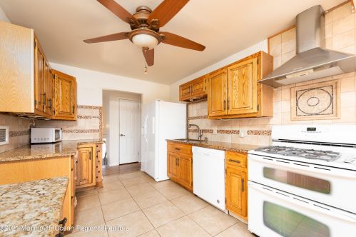 12 Crk Rd, Hazlet NJ 07730-2205 exterior