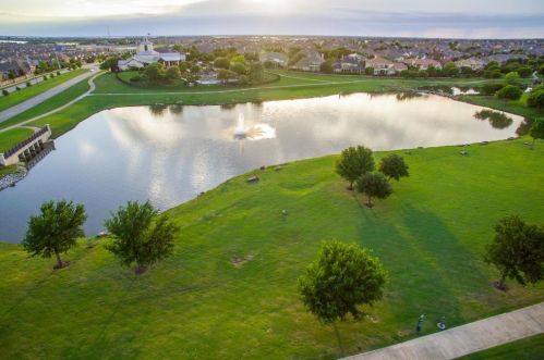 1125 Timber Ln, Frisco TX 75033 exterior