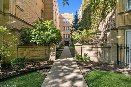 4106 Mozart St, Chicago, IL 60618-2734