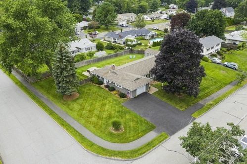 16 Donegal Rd, Peabody, MA 01960-3626