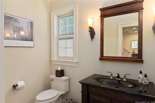 101 Somersby, Farmington CT 06032-2756 exterior