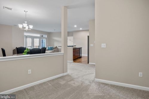 425 Carson Ter, Huntingdon Valley PA  19006-4720 exterior