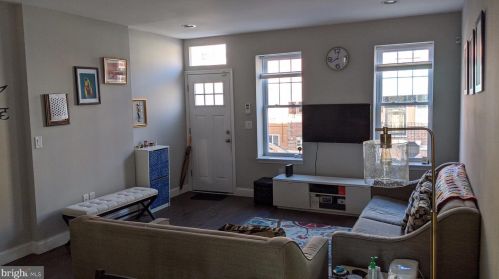 2122 Manton St, Philadelphia PA  19146-4313 exterior