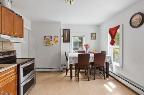 275 Main St, Chester NJ 07930-2551 exterior